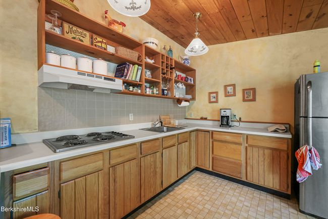 205 - 203205 Main St, Home with 5 bedrooms, 3 bathrooms and 3 parking in Hancock MA | Image 19
