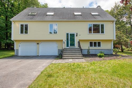 160 Hampton Rd, Sharon, MA, 02067-2452 | Card Image