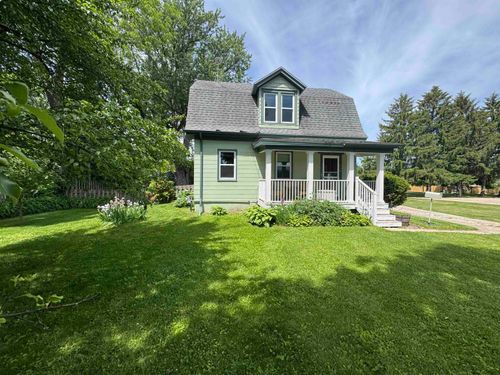 930 S Grove Street, Ripon, WI, 54971 | Card Image