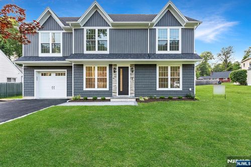 27 Laytham Dr, Wayne, NJ, 07470-7408 | Card Image