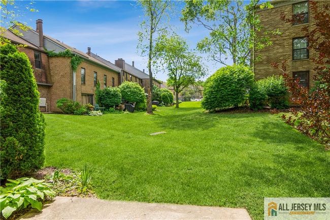 APT-9C - 323 Gill Ln, Townhouse with 2 bedrooms, 2 bathrooms and null parking in Iselin NJ | Image 23