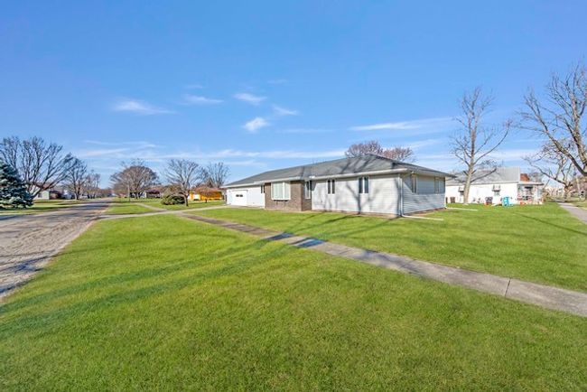 313 W Topeka St, House other with 3 bedrooms, 2 bathrooms and 2 parking in Toluca IL | Image 25
