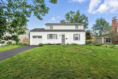 2079 Inchcliff Rd, Upper Arlington, OH, 43221-2735 | Card Image