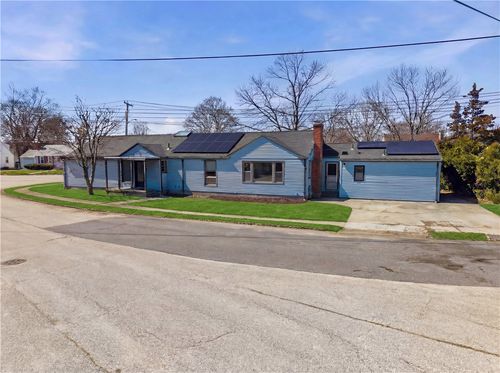 111 Roger Williams Cir, Cranston, RI, 02905-1128 | Card Image