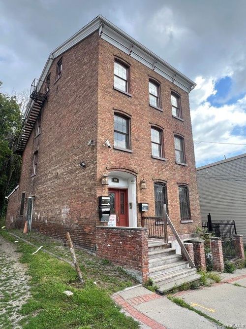 160 Ann St, Newburgh, NY, 12550-6212 | Card Image