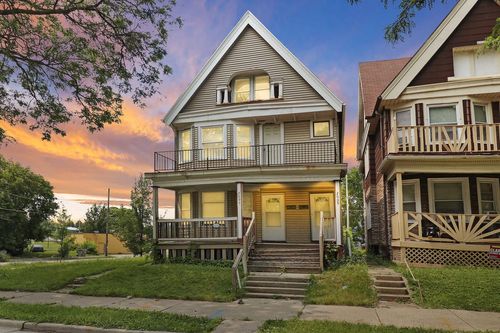 2009-2007 N 40th Street, Milwaukee, WI, 53208 | Card Image