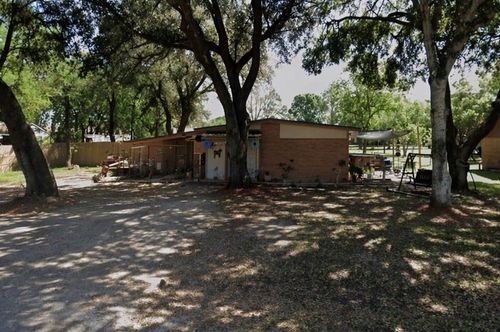 116 Lindsey Ave, Bay City, TX, 77414-3149 | Card Image