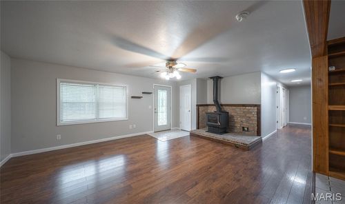 522 Highway Ff, Bourbon, MO, 65441-8237 | Card Image