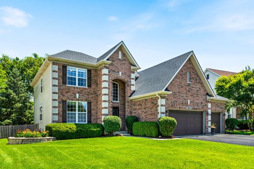 2815 Forest Creek Ln, Naperville, IL, 60565-3560 | Card Image