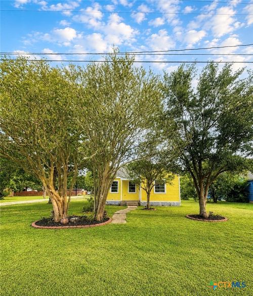 1109 4th St, Palacios, TX, 77465-3913 | Card Image