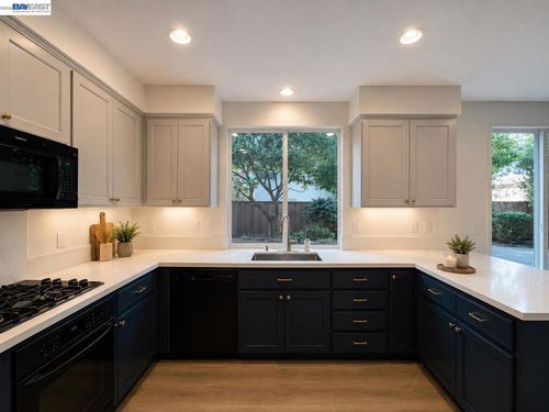 1015 Canyon Oaks Dr, El Sobrante, CA, 94803-3643 | Card Image