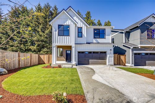 5053 Nw Cedarside Loop, Silverdale, WA, 98383 | Card Image