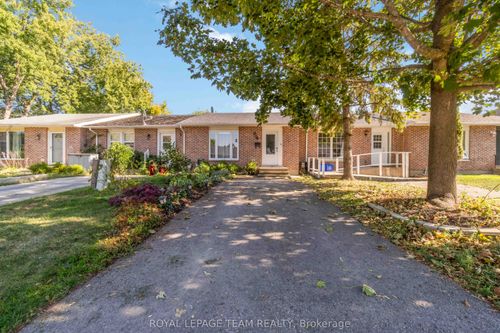 6 Wright St, Carleton Place, ON, K7C4C5 | Card Image