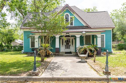 204 N Avenue F, Shiner, TX, 77984-5713 | Card Image