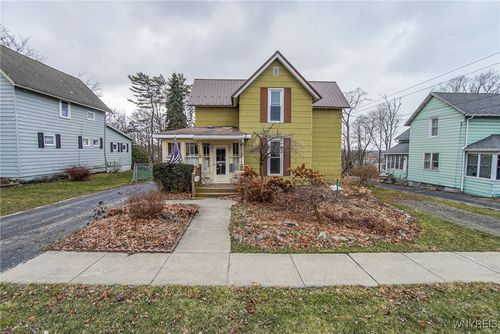 10 Oak Street, Hanover, NY, 14136 | Card Image