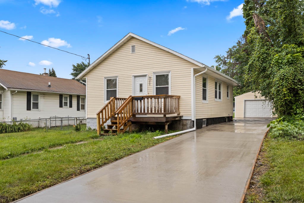 Hull Ave, Des Moines, IA 50313