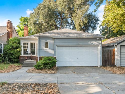 2121 W Street, Sacramento, CA, 95818 | Card Image