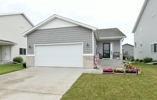2723 Westwood St W, West Fargo, ND, 58078-8532 | Card Image