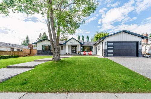 651 Willingdon Blvd Se, Calgary, AB, T2J2B3 | Card Image