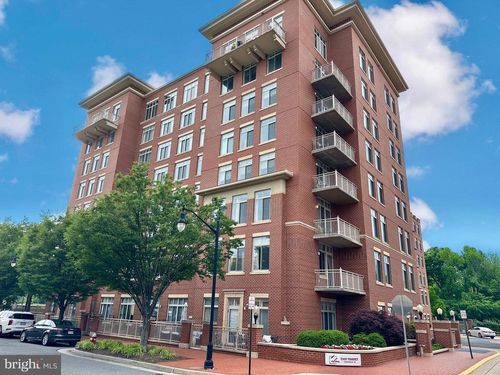 unit-302-4490 Market Commons Dr, FAIRFAX, VA, 22033-6048 | Card Image