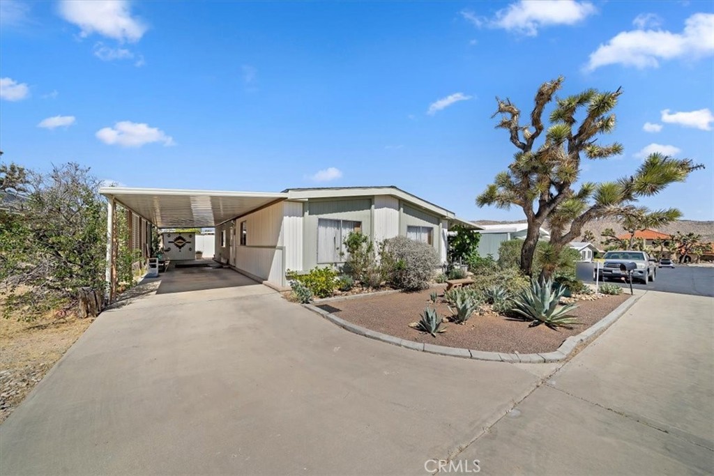 Manufactured In Park in Yucca Valley 3