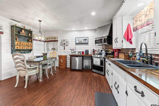 815 E Mcdonald St, House other with 2 bedrooms, 1 bathrooms and null parking in Mineola TX | Image 9