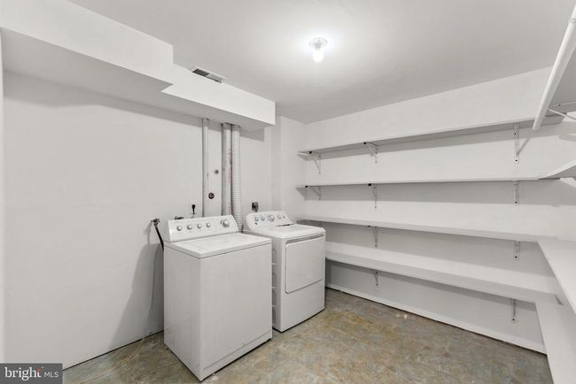 16812 Winston Ln, Townhouse with 4 bedrooms, 4 bathrooms and null parking in WOODBRIDGE VA | Image 7
