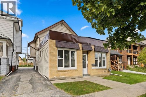 1537 Howard Ave, Windsor, ON, N8X3T5 | Card Image