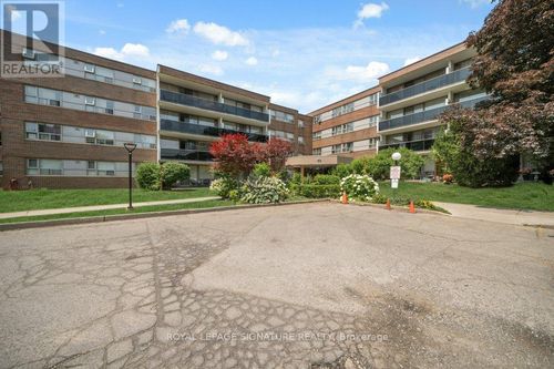 113-40 Sunrise Ave, North York, ON, M4A2R4 | Card Image