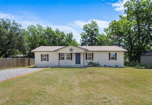 105 S 7th St, Celeste, TX, 75423-9604 | Card Image