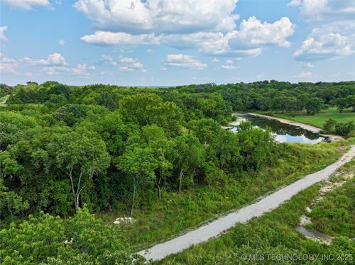 34 E Buffalo Springs Court, Sulphur, OK, 73086 | Card Image