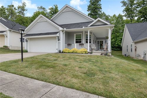 18340 Crystal Lakes Dr, North Royalton, OH, 44133-6088 | Card Image