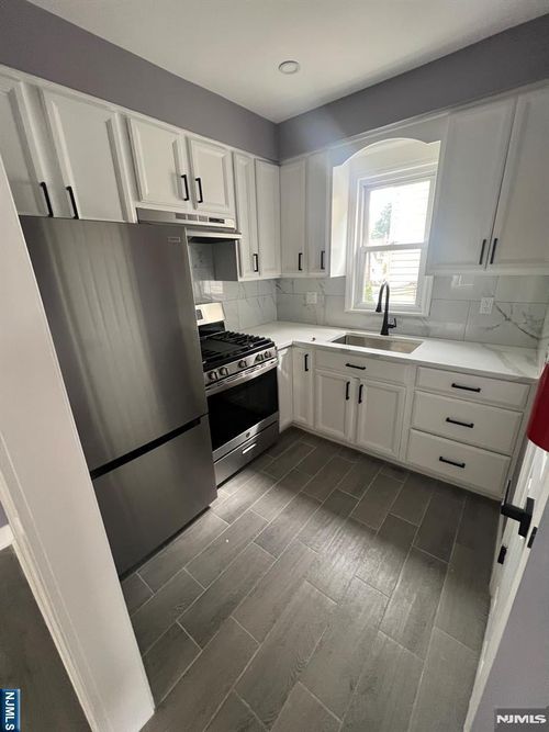 34 Park Row, Wallington, NJ, 07057-1630 | Card Image