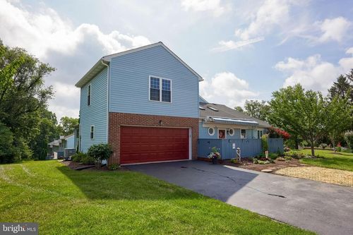220 Winding Hill Dr, LANCASTER, PA, 17601-1768 | Card Image