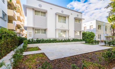 12 - 922 Jefferson Ave, Condo with 2 bedrooms, 2 bathrooms and null parking in Miami Beach FL | Image 1