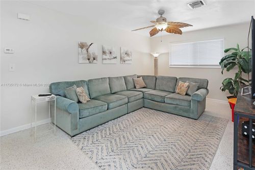 330 Van Buren St, Hollywood, FL, 33019-1711 | Card Image