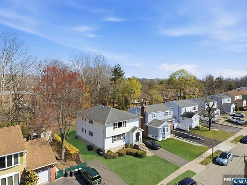 425 Midland Ave, Pompton Lakes, NJ, 07442-2225 | Card Image