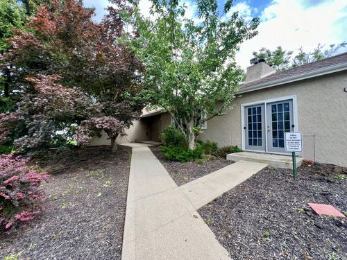 1933 London Groveport Rd, Grove City, OH, 43123-8968 | Card Image
