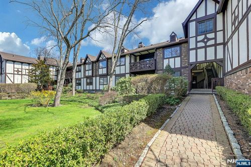 1712 Faulkner Ct, Mahwah, NJ, 07430-3490 | Card Image