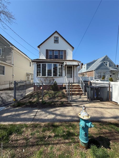 53 Dewitt Street, Hempstead, NY, 11580 | Card Image