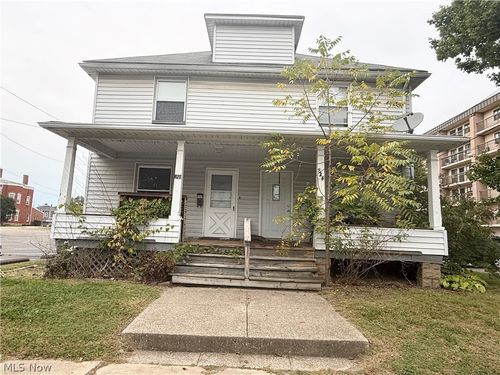 822 Wallace Ave Se, Massillon, OH, 44646-6883 | Card Image
