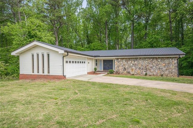 3349 Old Atlanta Rd, House other with 3 bedrooms, 2 bathrooms and 2 parking in Suwanee GA | Image 6
