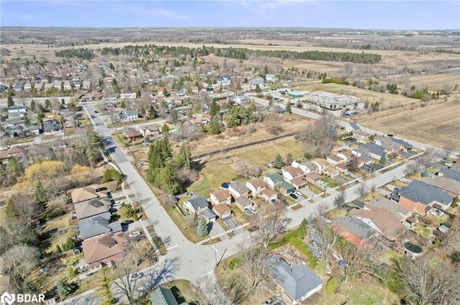 462 Haines St, House other with 3 bedrooms, 3 bathrooms and 3 parking in Beeton ON | Image 7