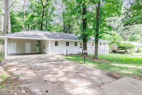 5508 Wayneland Dr, Jackson, MS, 39211-4045 | Card Image