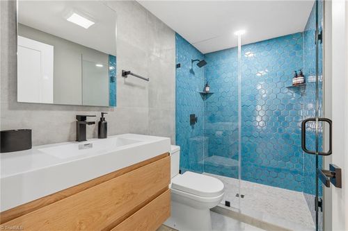 4228 Starmount Dr, Greensboro, NC, 27410-6026 | Card Image