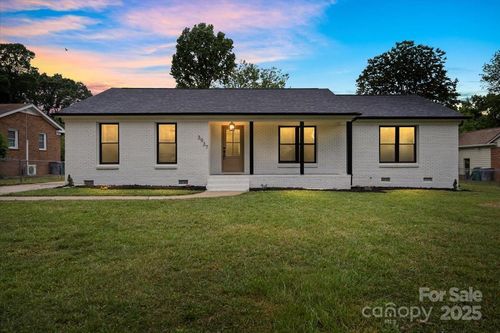 3937 Tamerlane, Charlotte, NC, 28205-4959 | Card Image