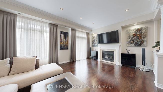 66 Littleriver Crt, House attached with 5 bedrooms, 4 bathrooms and 3 parking in Vaughan ON | Image 8