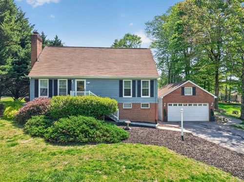 1002 Oxford Point Rd, Lynchburg, VA, 24502-5839 | Card Image