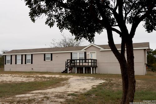18707 County Road 5736, Castroville, TX, 78009-2217 | Card Image