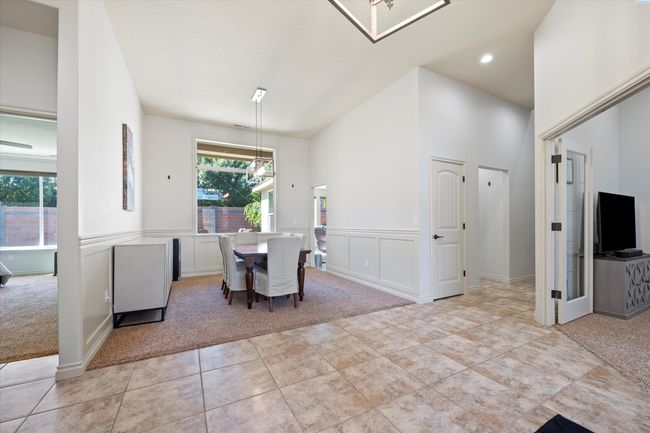 586 Lodi Loop, Home with 4 bedrooms, 3 bathrooms and null parking in Richland WA | Image 13